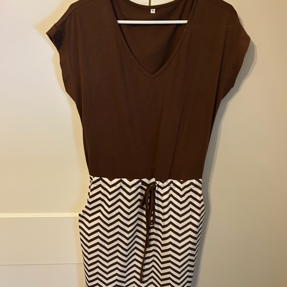 Amazon Brown and White Chevron Dress - Picture 2 of 5